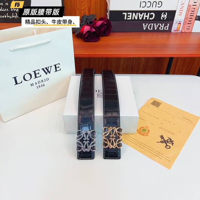Original quality perforated Brand: Loewe men's Color: black Buckle: gold, silver