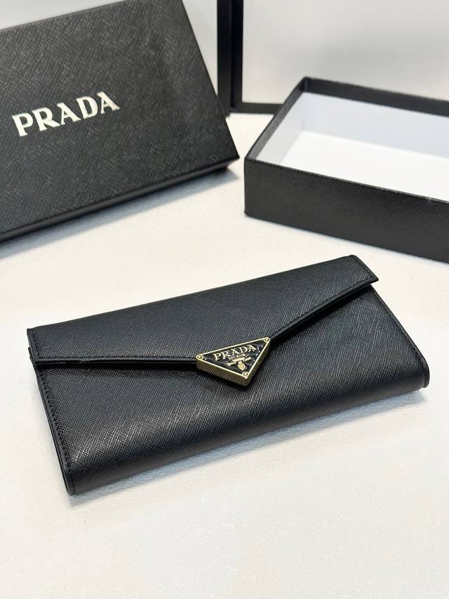 Color Black Size 19X10 Prada popular cowhide bi-fold wallet Classic style Fine