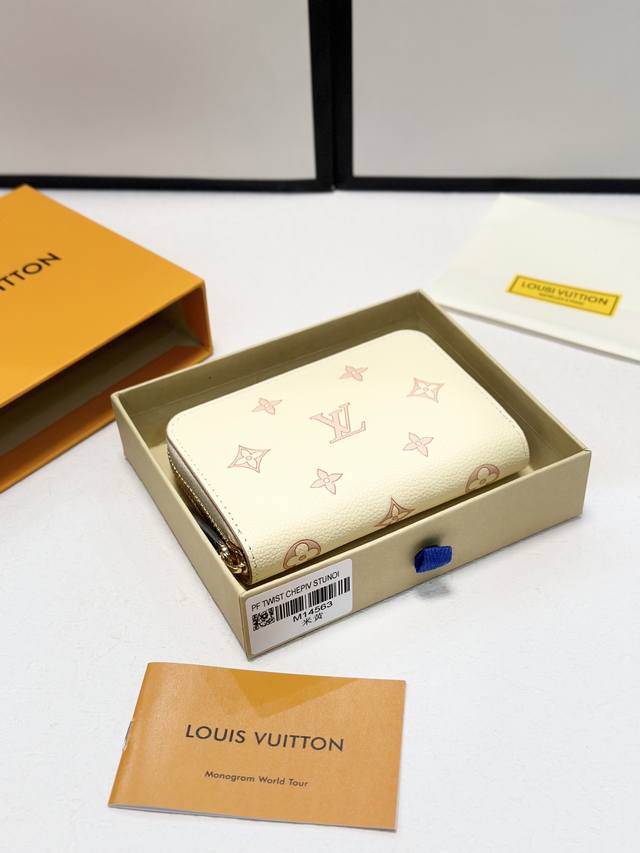 Color Beige Size 11X9 "Portefeuille Claire" updated with Monogram Unplant leath