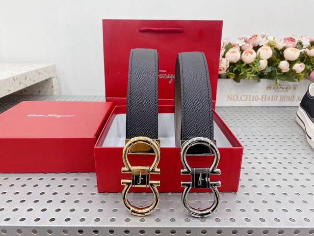 Salvatore Ferragamo new model was born in Italy in 1927. It has passed down its