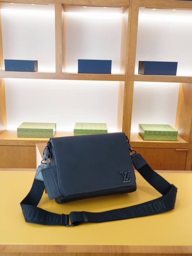Louis Vuitton official website synchronized high version crossbody shoulder bag
