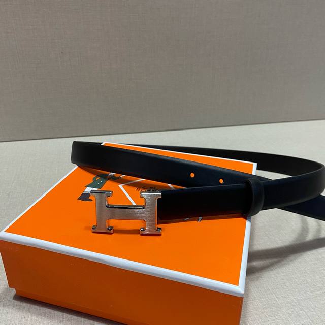 Hermes 2.5cm wide looks very delicate and not tacky at all The point is that if