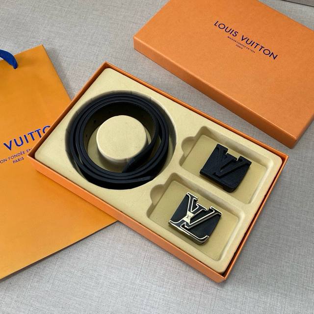 Lv Boutique model