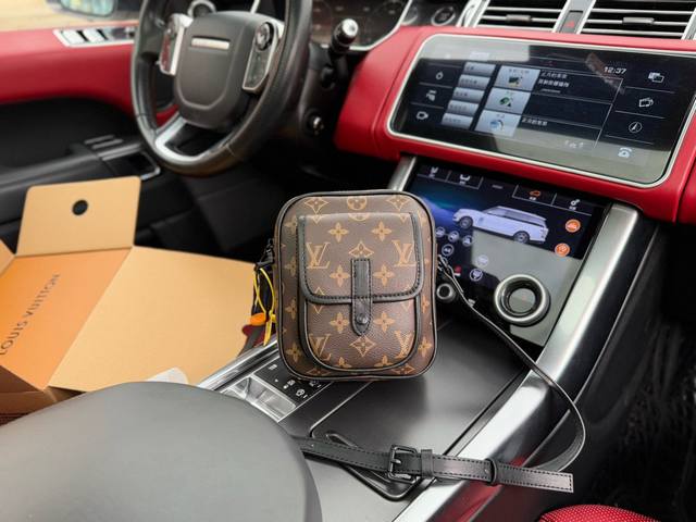 Chip version high-end goods new "Louis Vuitton" Lv shoulder bag Louis Vuitton me
