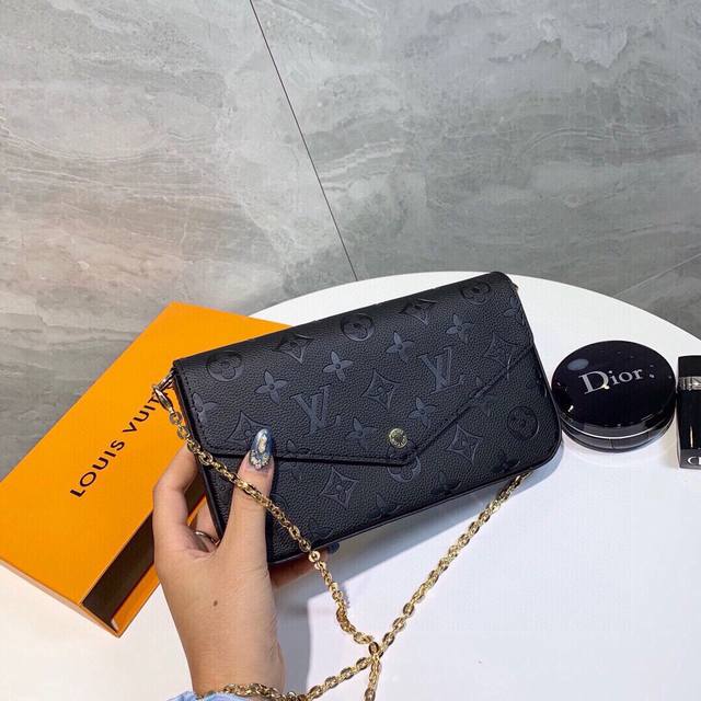 Color Black Size 21X12X3 The Pochette F