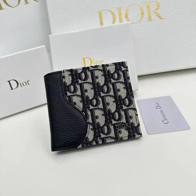 Dior D19 Color Black Size 11*10*1.5 Dior's latest model is now available! Synchr