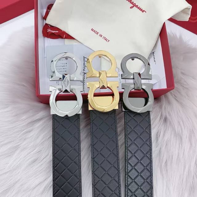 Ferragamo has recreated one of its most iconic symbols, combining the craftsman