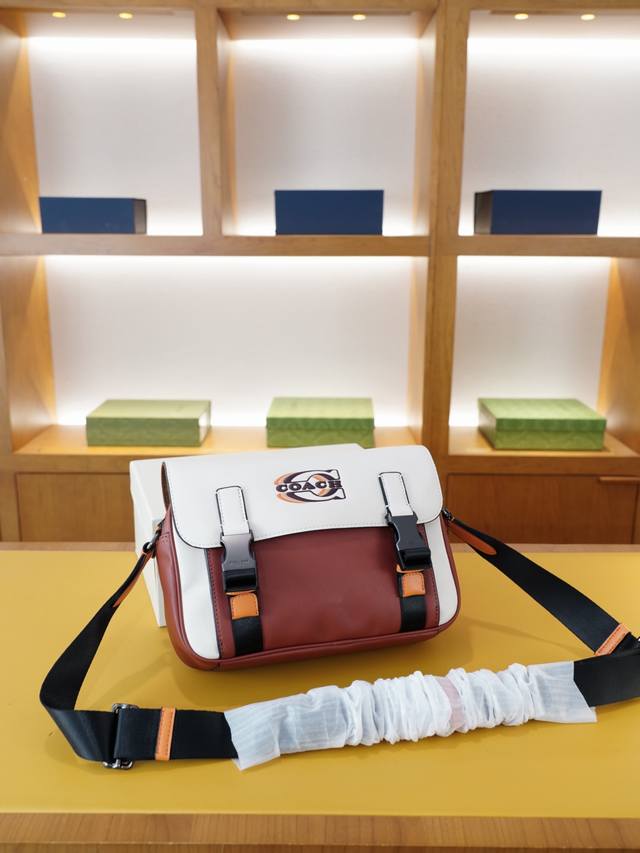 Coach official website synchronized high version crossbody shoulder bag Timeless