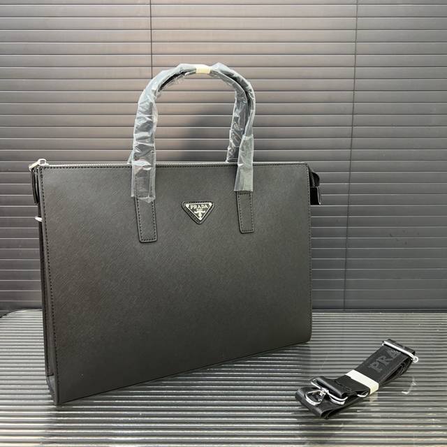Prada Prada Cowhide briefcase men's bag computer bag handbag classic all-match r
