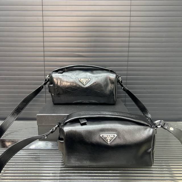 Prada pillow bag men's shoulder backpack classic all-match real shot original or