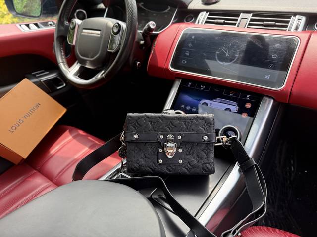 High-end new "Louis Vuitton" Lv shoulder bag Louis Vuitton messenger bag M13871