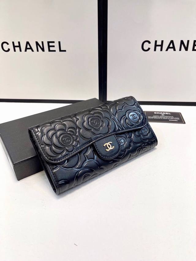 Color Black Size 19X10 Real shot of Chanel's classic hot-selling cowhide wallet
