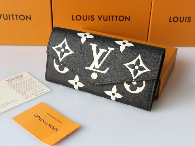 Color Black Gray Size 19.5X10.5 The wallet is made of two-tone Monogram Emprein