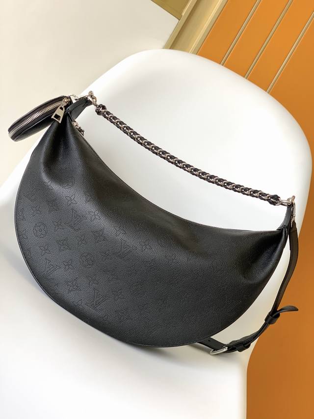 M22822BlackM22823GrayTop Original Baia Medium Handbag has the drapey texture of