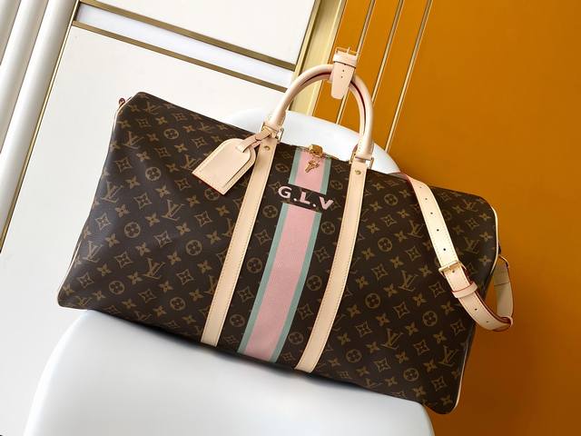 55Cm163C01 Dynamic Chip Since its launch in 1930, the Keepall series of handbag