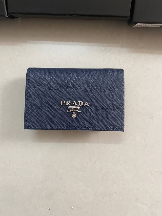 Prada's latest men's card holder, official website synchronization, genuine deve