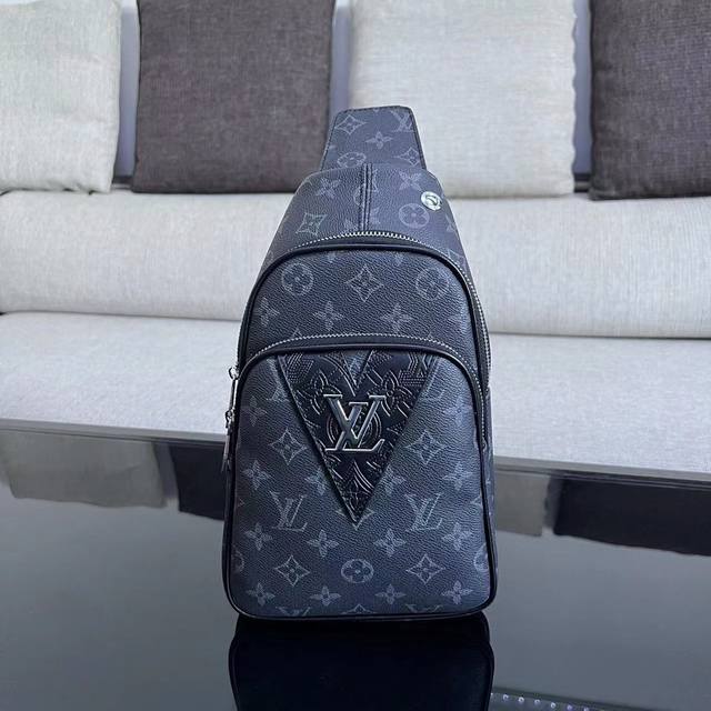 Many people like the bag 29-16-6, model: 808-3 DDD