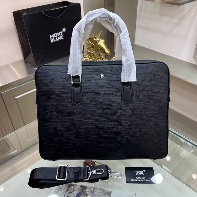 Montblanc International Montblanc's new men's briefcase is made of imported top-