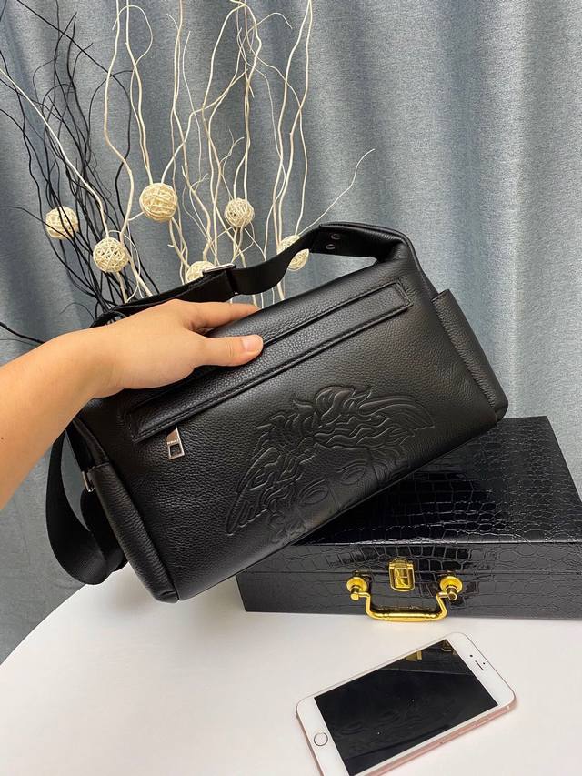 batch model: 28110 Gianni Versace top original goods, latest style, genuine mol