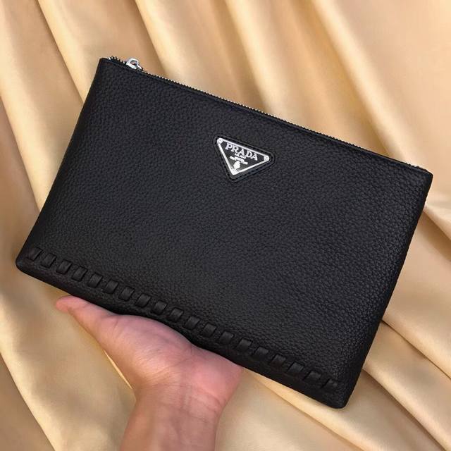 2630 Launches the hottest men's handbags. Luxury and antique selected leather ma