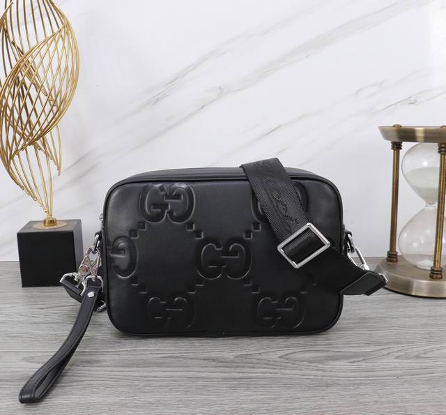 The latest Gucci crossbody bag, imported top-grade original, comfortable to the