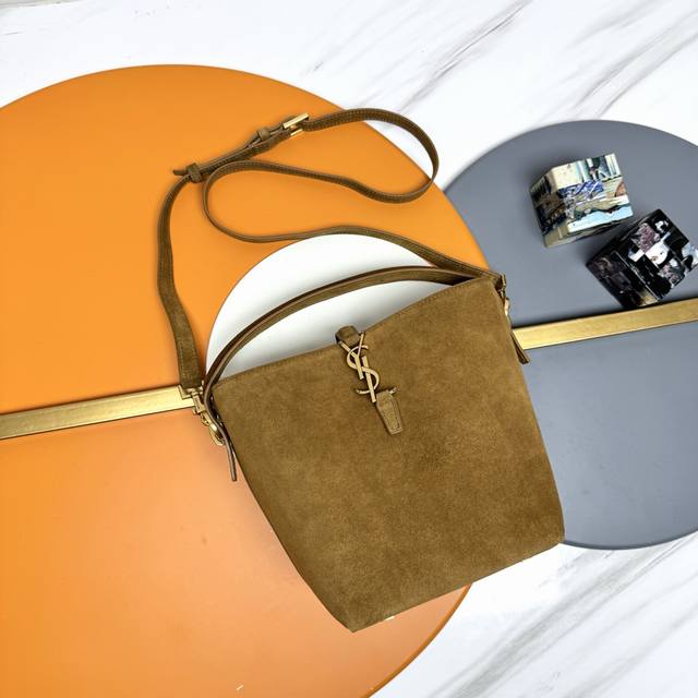 Suede and matte leather Le 37 small bucket bag_Super nice bucket bag with handl