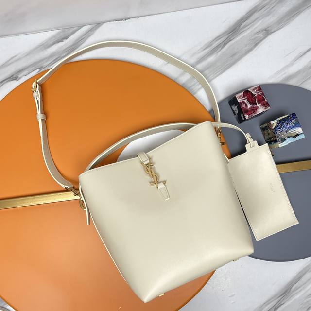 New Le 5A7 series bucket bag New and beautiful bucket bag with handle_Brand new
