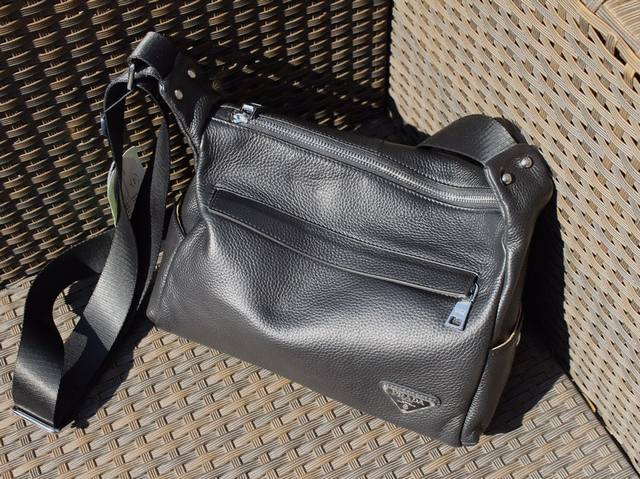 batch. Model: 816 Prada released a new crossbody bag, a very personalized and p