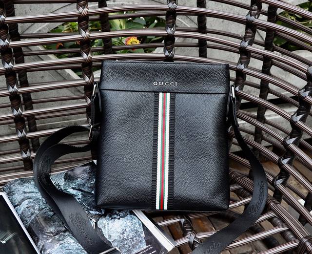 New arrival model 33090-2 Gucci casual men's bag. Imported top layer cowhide, l
