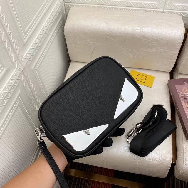 Size: 24-16-7, Style: 35-2, Color: Black Fendi-Fendi's latest small crossbody ba