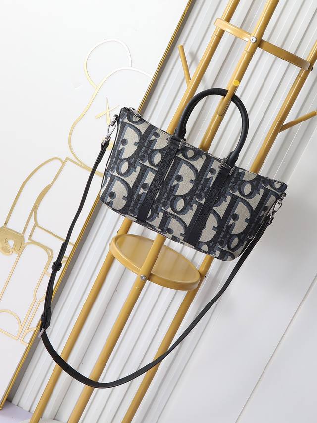 The highest version on the market, welcome to compare Weekender 25 Handbag This