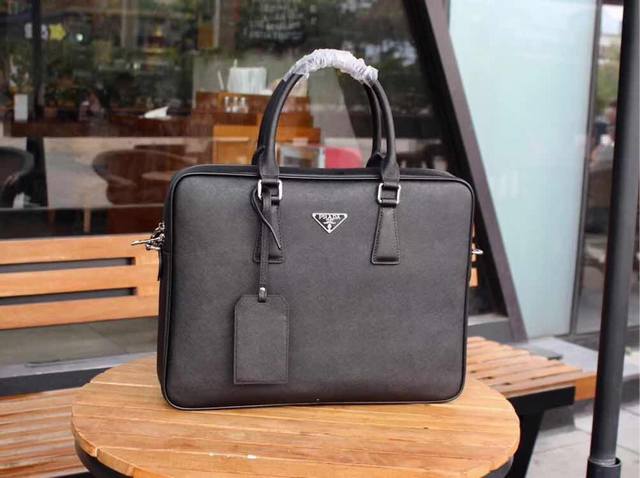 batch. Model: 33040-5. Prada is the hottest model in Europe. This year's most f