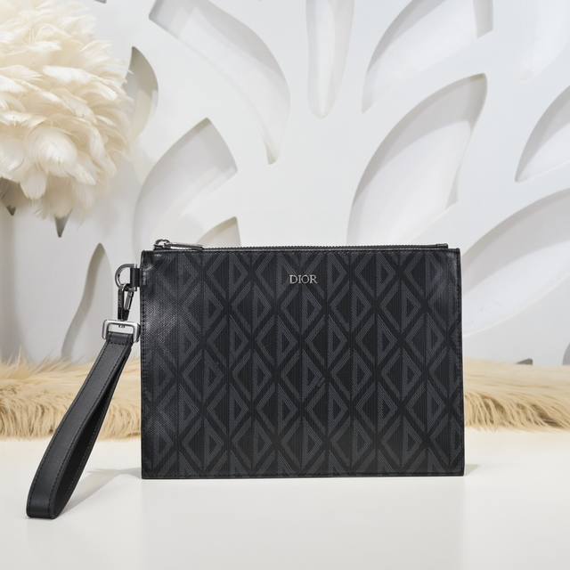 Dior - The latest men's clutch from Dior counters. The original quality is synch