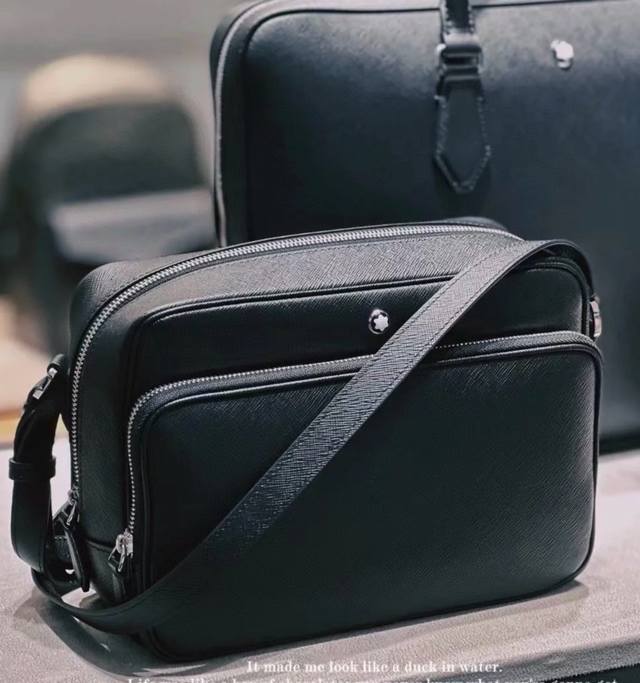 Montblanc New Montblanc Artisan Series Messenger Bag Classic Black Model: Mb1981