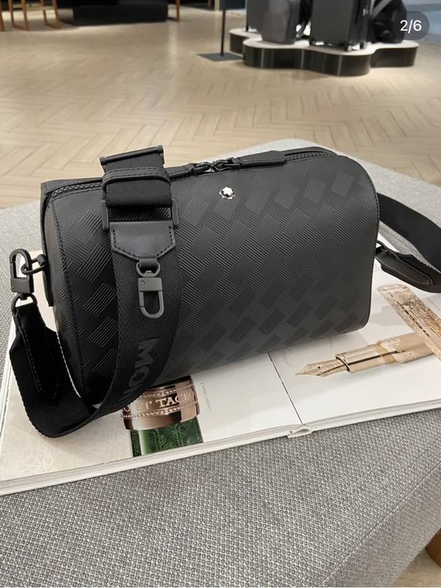 Montblanc series mailbox bag classic black, draws inspiration from the brand's