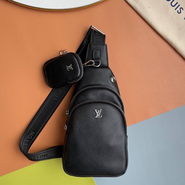 Latest style, Lv men's chest bag original quality imported original leather mate