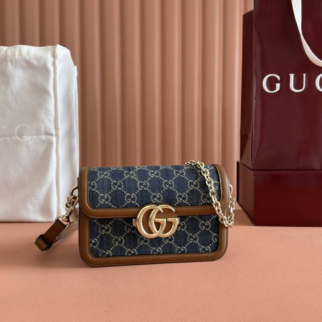 The Gucci Go collection is made for sport. Made from refined and lightweight Gg