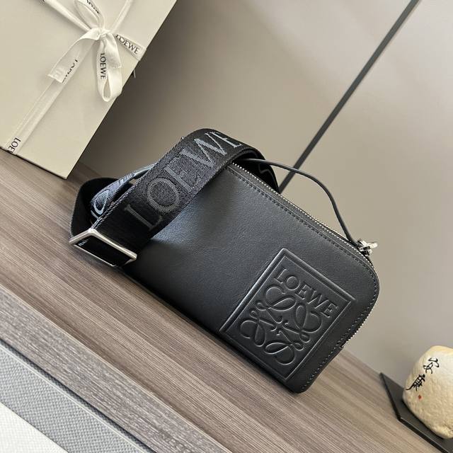 New small box camera bag Unisex horizontal camera bag A functional handbag, dou