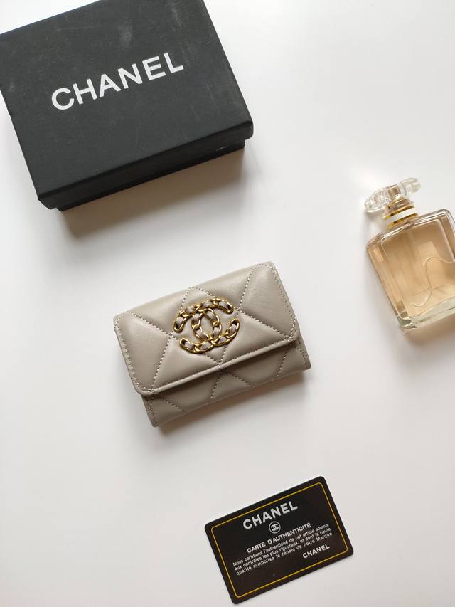 Chanel new flap coin purse This year's latest logo with large diamond pattern, i