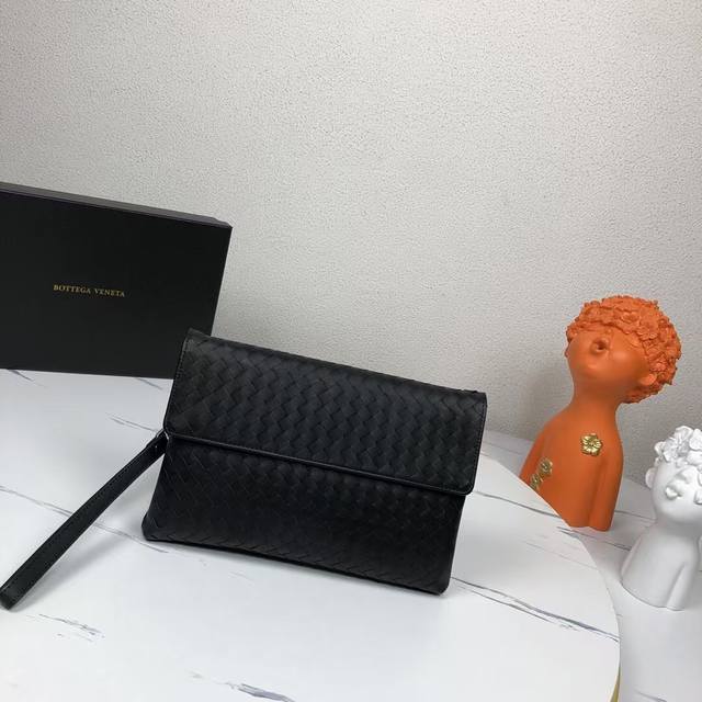 with box Bv casual clutch bag is made of imported waxed cowhide, with unique de