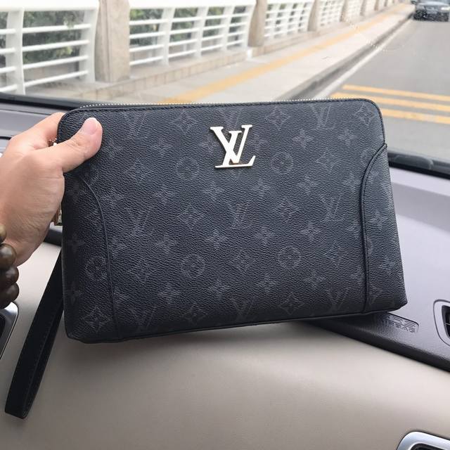 Newly launched popular men's handbag with combination lock. Top-grade Italian i