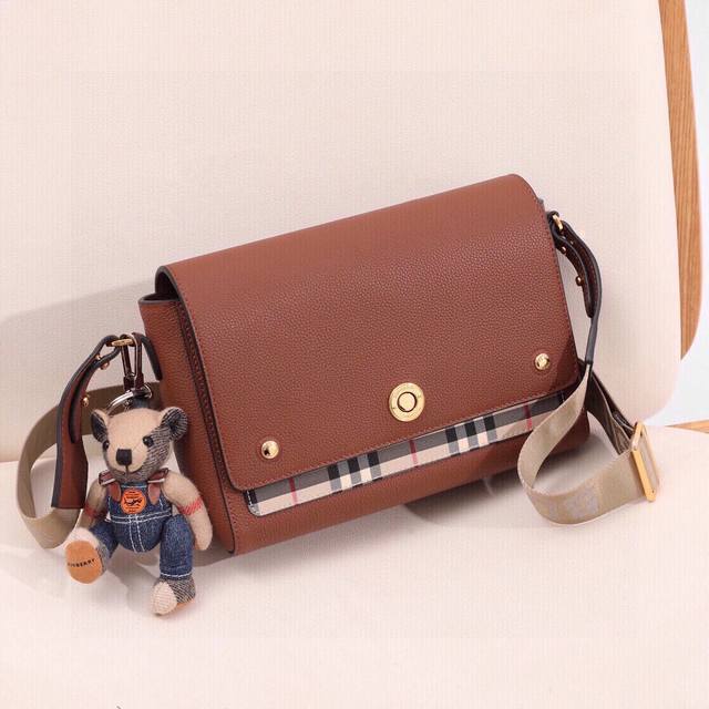 New Note crossbody bag arrives Made of grained leather and Vintage check, with