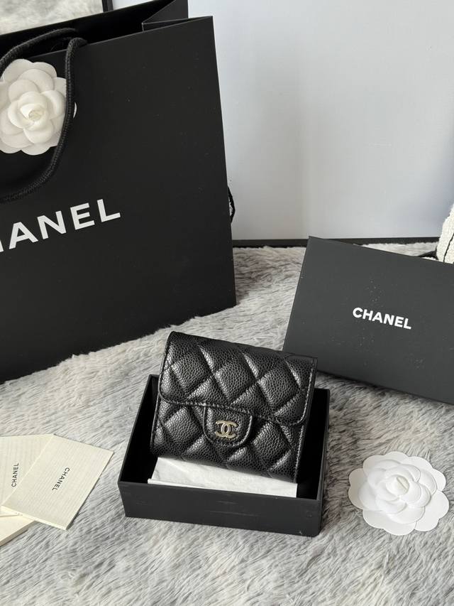 Upgraded version of Chanel. Classic Cf card holder model number A31504 Top leat