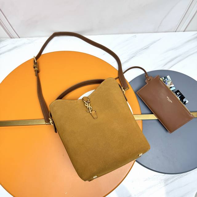Suede nubuck leather Le 5A7 series new and beautiful bucket bag with handles_ne