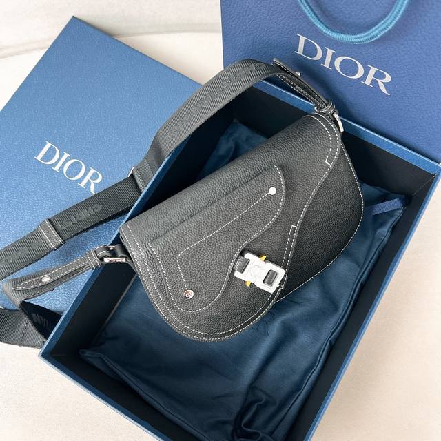 This saddle messenger bag is a new product in the Fall 2024 men's collection, e