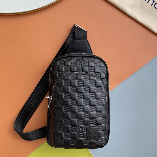 New Louis Vuitton Lv chest bag imported original first layer cowhide, top men's