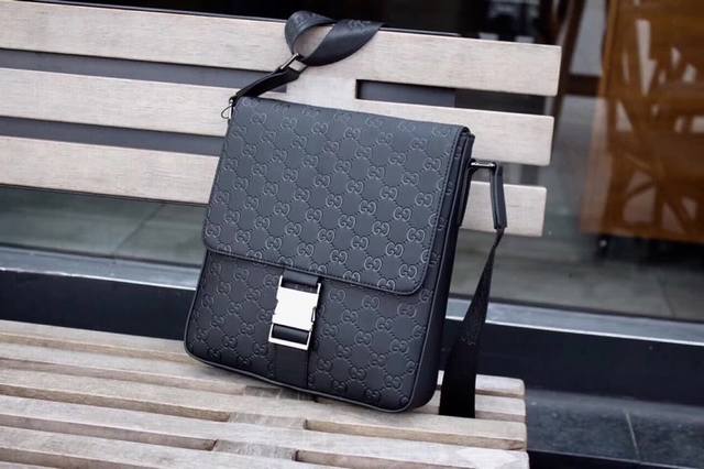 Gucci Original model 33065-2 High-end clamshell messenger bag Size 25X27X6Cm Co