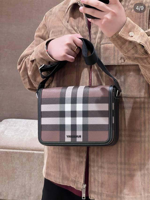 B's top original exquisite upright design, decorated with Burberry check, with l