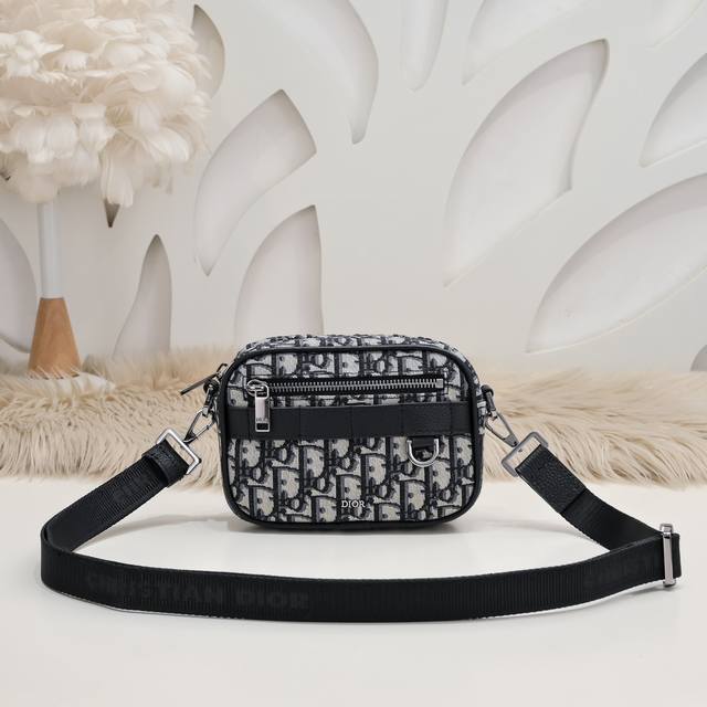 Dior - Dior's latest messenger bag, crossbody bag, shoulder bag, official websit