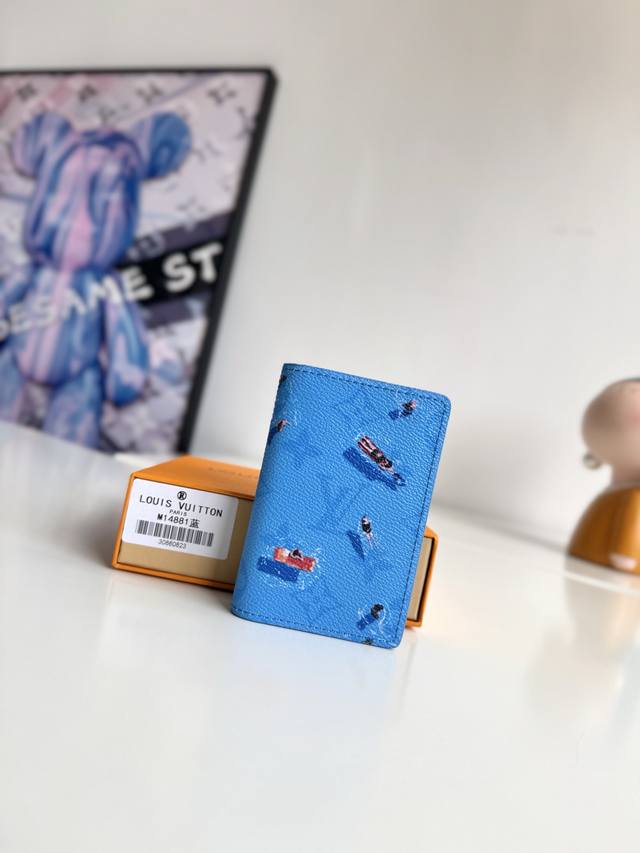 Overseas original M14881 blue exclusive real shot! This pocket wallet is made o